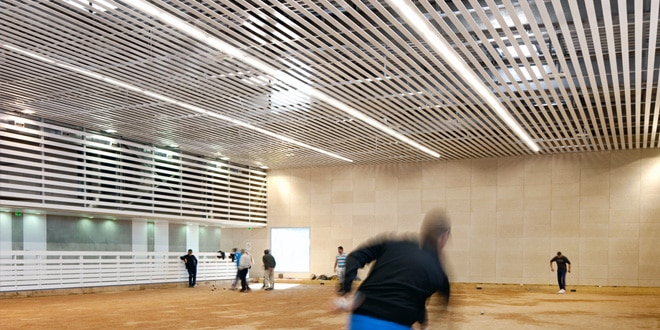 Boulodrome de Fos sur Mer par m+n architectures © F. Joliot