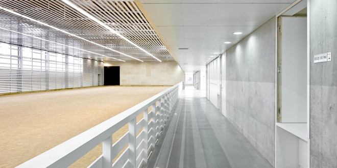 Boulodrome de Fos sur Mer par m+n architectures © F. Joliot