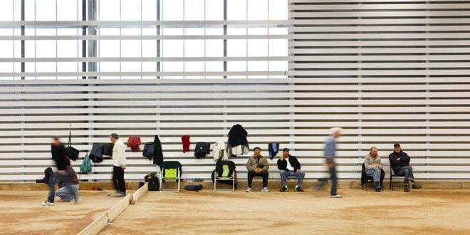 Boulodrome de Fos sur Mer par m+n architectures © F. Joliot