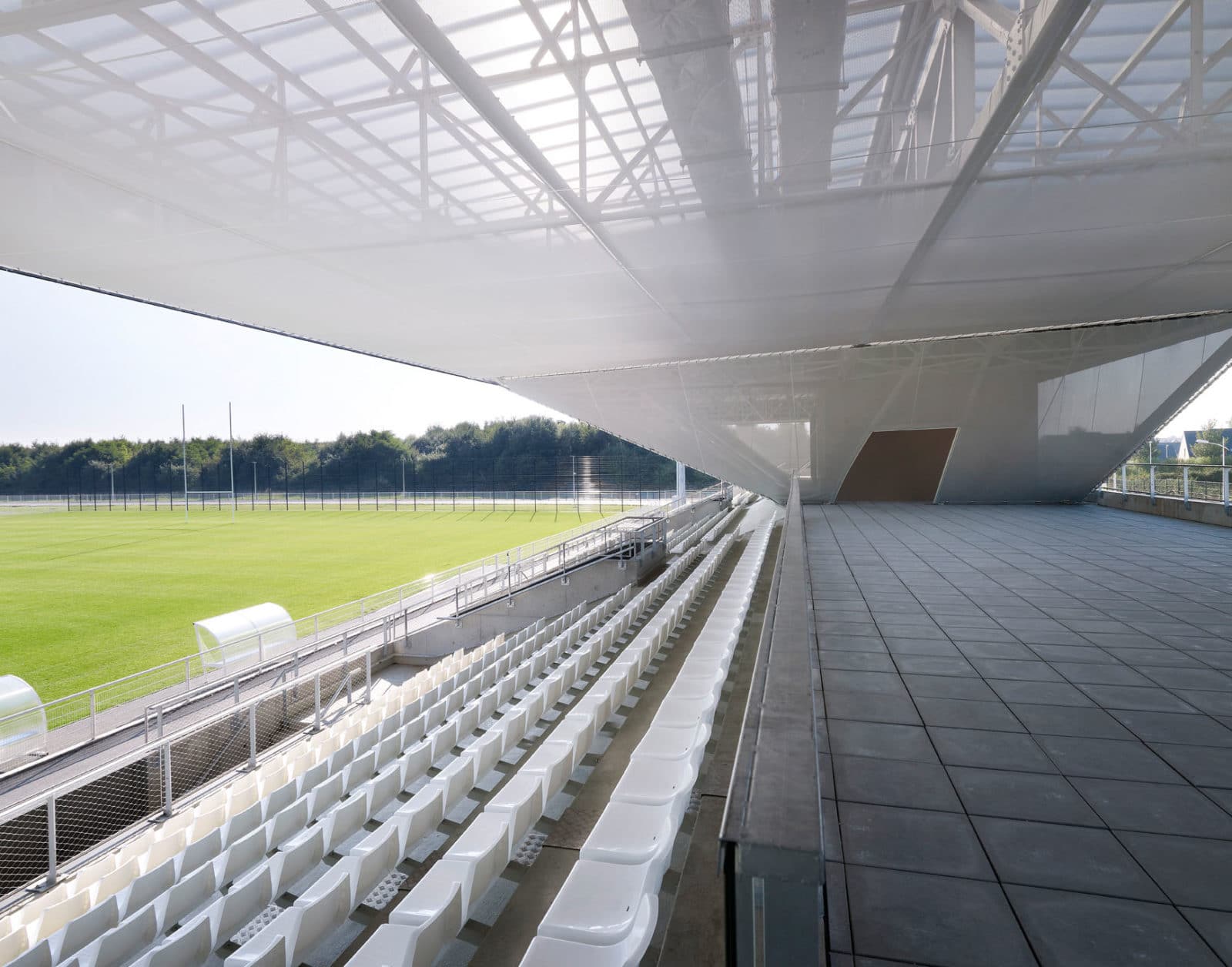 Stadium du littoral à Grande-Synthe par Olgga architectes © Julien Lanoo