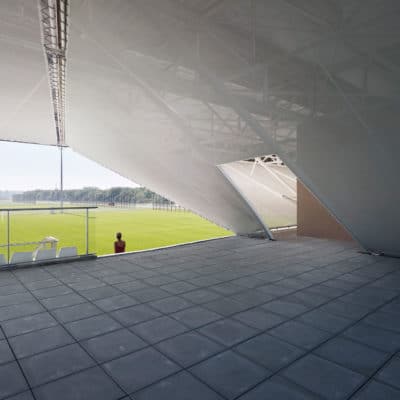 Stadium du littoral à Grande-Synthe par Olgga architectes Stade Grande Synthe Olgga 5 400x400