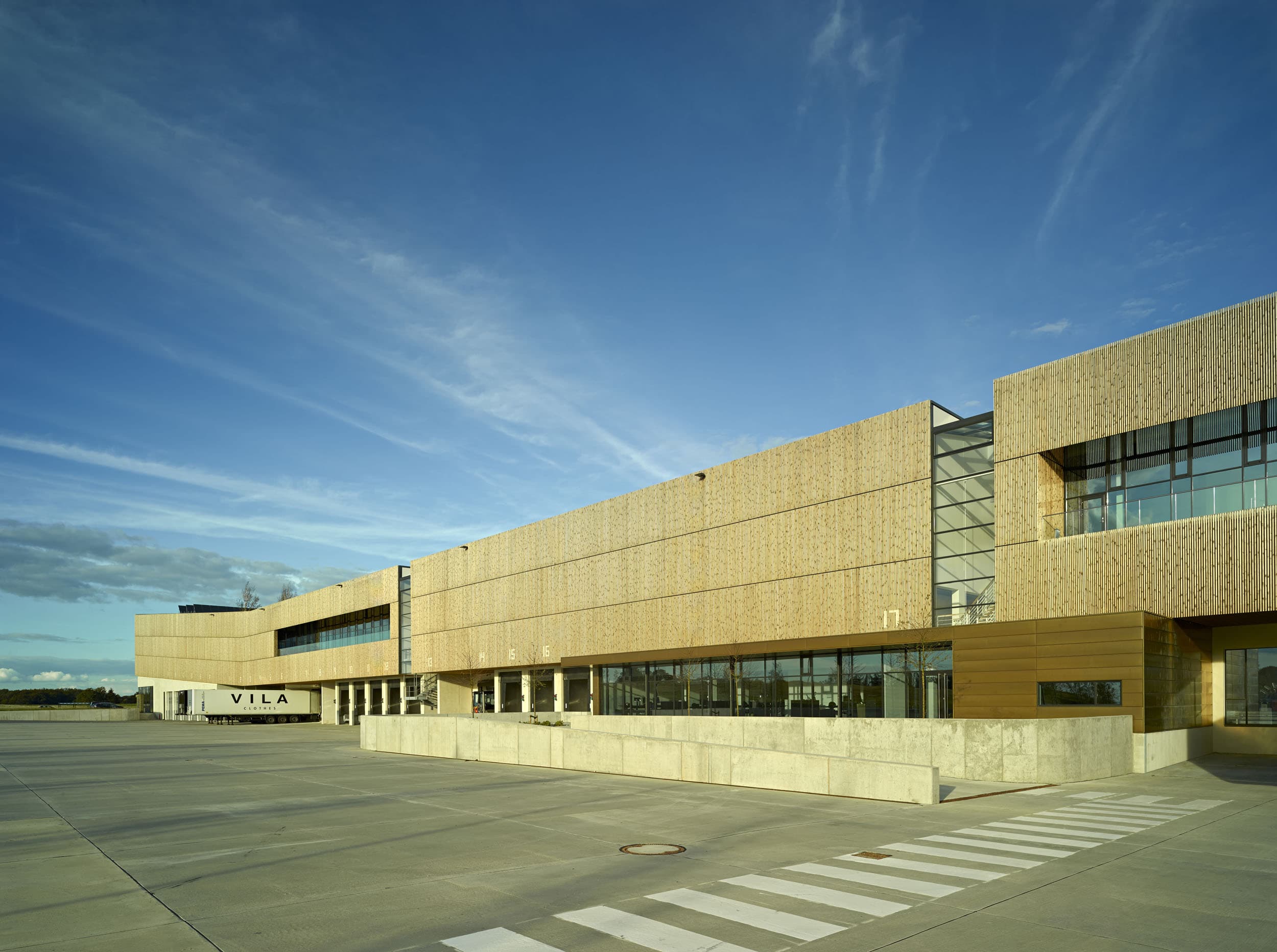 Centre de logistique Bestseller par C. F. Møller Architects © Adam Mørk