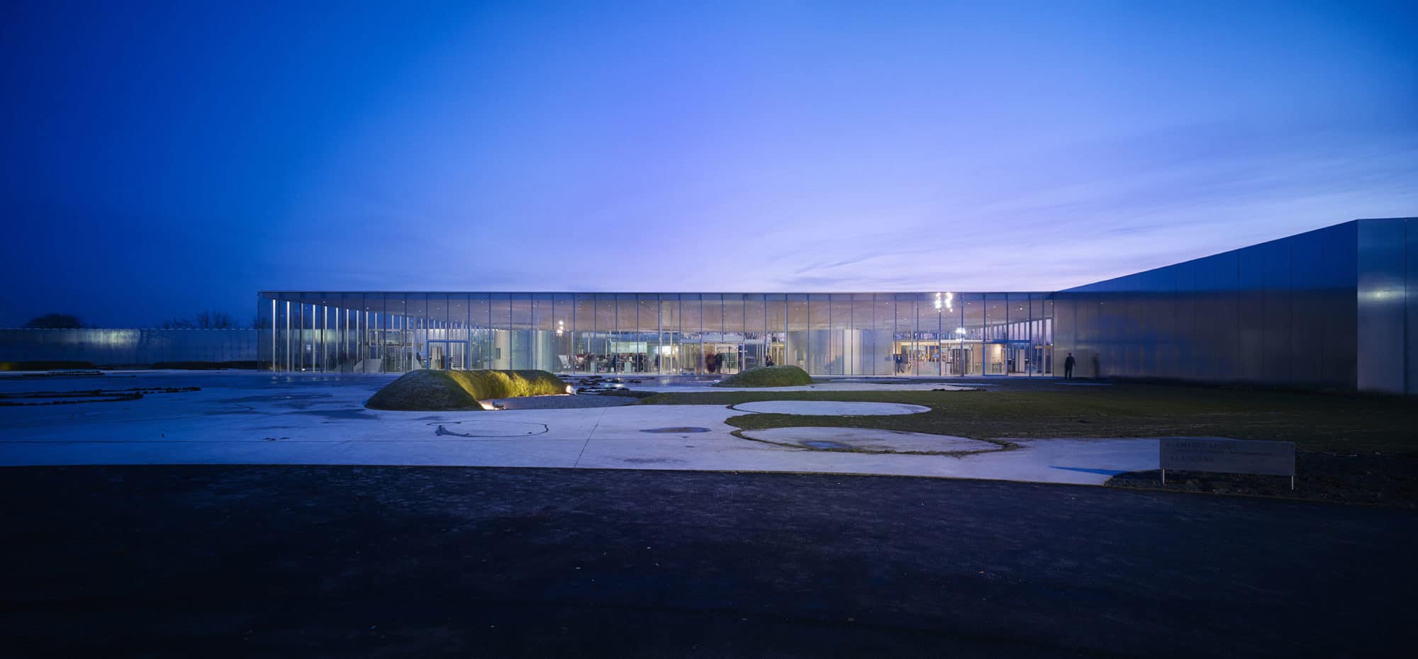 Louvre Lens Sanaa Julien Lanoo 34 2000x930