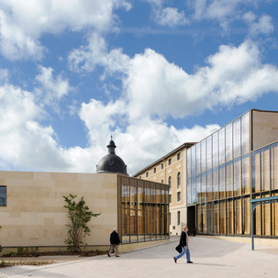 La Passerelle à Trévoux par Pierre Vurpas et Associés Architectes. La Passerelle Trevoux 3 400x400