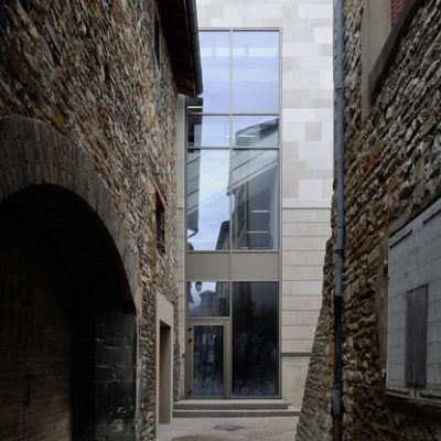 La Passerelle à Trévoux par Pierre Vurpas et Associés Architectes. La Passerelle Trevoux 6 400x400