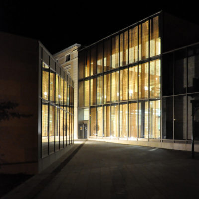 La Passerelle à Trévoux par Pierre Vurpas et Associés Architectes. Mediatheque Trevoux 1 400x400