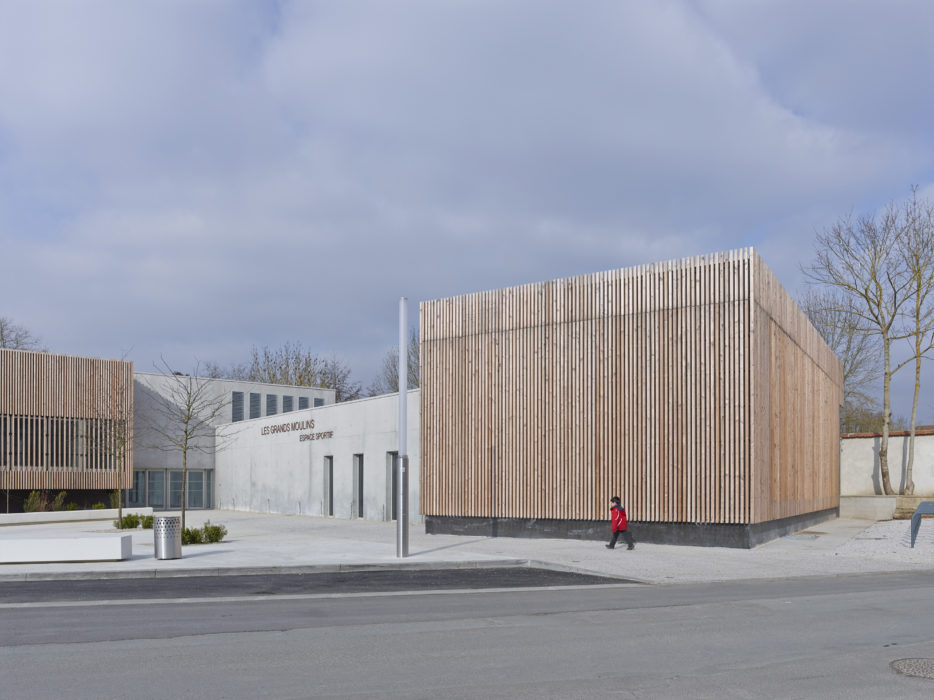 Pôle Sportif des Grands Moulins à Epernon Pole Sportif Grand Moulin Ligne 7 934x700