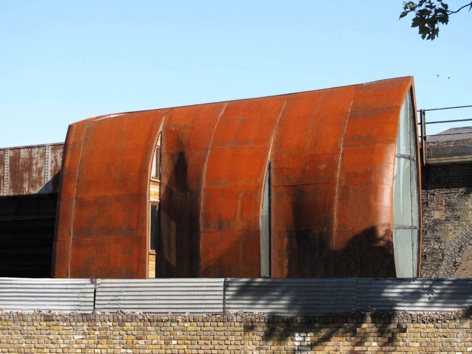 Archway Studio Londres Undercurrent Facade Acier 933x700