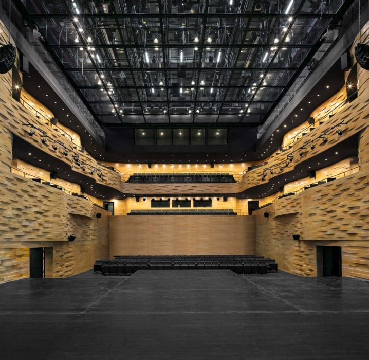 Centre culturel et artistique de Fuzhou par PES Architects Centre Culturel Art Fuzhou Pes Architects Hall Multifonctionnel 718x700