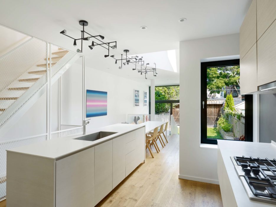 Extension de maison victorienne à Toronto par Reigo & Bauer Extension Maison Galley House Toronto Reigo Bauer Photo 14 935x700